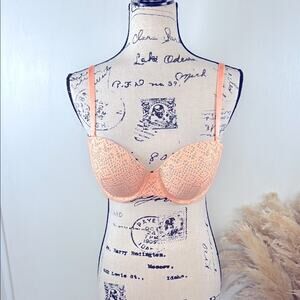 Victoria's Secret Peach Lace Multi-way Bra size 36C